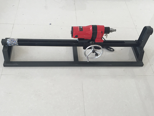 下水道钻孔机怎么打孔?钻孔机粉尘太大怎么样解决?