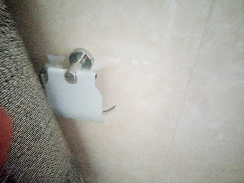 如何使用钻孔机在墙面和瓷砖上打孔?手把手教你