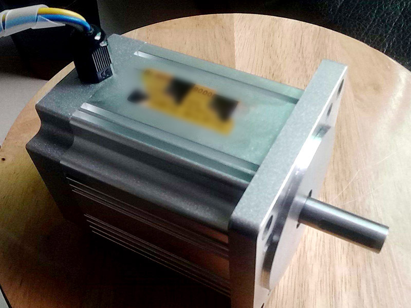 钻孔机怎么启动电机和变频器?