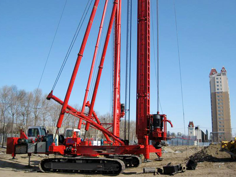 灌注桩钻孔机多高?