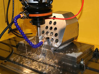 中国的数控机床与世界数控机床之间有30年的差距